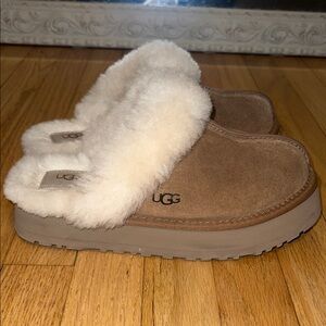 UGG Disquette Women’s Tan and Cream Sheepskin Slippers